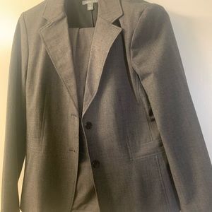 Blazer size 12, color gray, good condition, free smoking home.